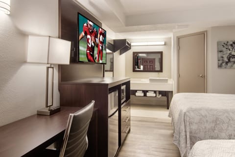 Deluxe Room, 2 Queen Beds (Smoke Free) | Desk, blackout drapes, free WiFi, bed sheets