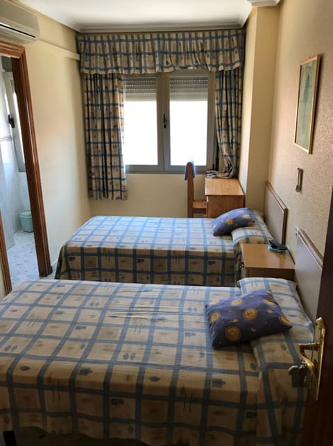 Free cribs/infant beds, rollaway beds, free WiFi, bed sheets