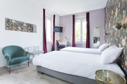 Superior Twin Room | Individually decorated, individually furnished, desk, iron/ironing board