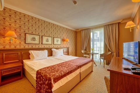 Basic Twin Room, 2 Twin Beds, Balcony | Minibar, desk, iron/ironing board, free WiFi
