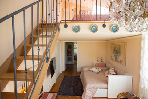 Deluxe Apartment | In-room safe, desk, soundproofing, iron/ironing board