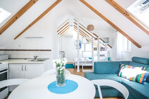 City Studio | Private kitchen | Fridge, coffee/tea maker, electric kettle, toaster