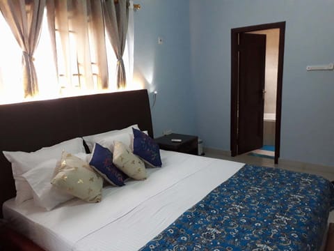 Double Room | In-room safe, desk, iron/ironing board (on request), cribs (free)