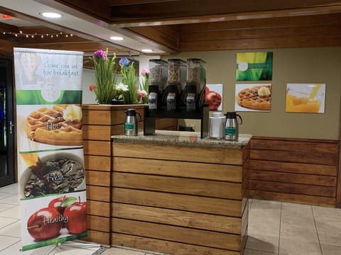 Free daily continental breakfast