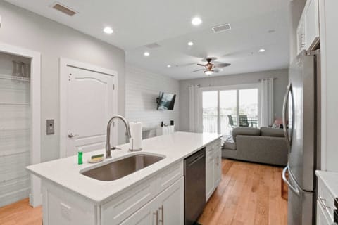 Breakfast bar with stools!