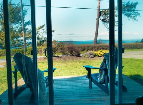 Classic Suite, 1 Bedroom, Bay View, Beachfront | Terrace/patio