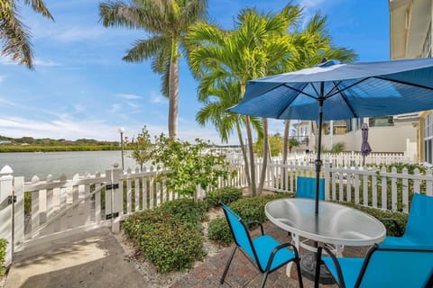 Private Waterfront Patio