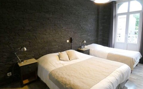 Triple Room | Individually decorated, individually furnished, soundproofing, free WiFi