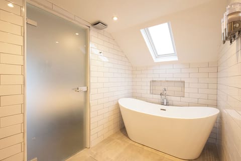 Family Apartment | Egyptian cotton sheets, premium bedding, individually decorated