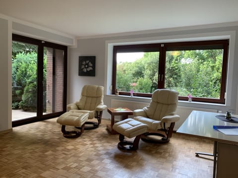 Condo | Living room | 50-inch flat-screen TV with satellite channels, TV