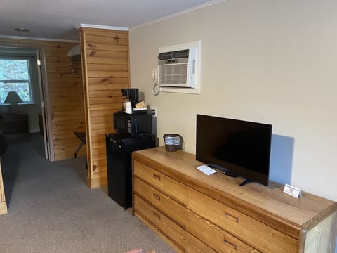 Family Suite, 2 Bedrooms | Memory foam beds, soundproofing, iron/ironing board
