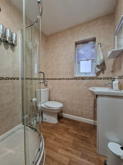 Double or Twin Room | Bathroom