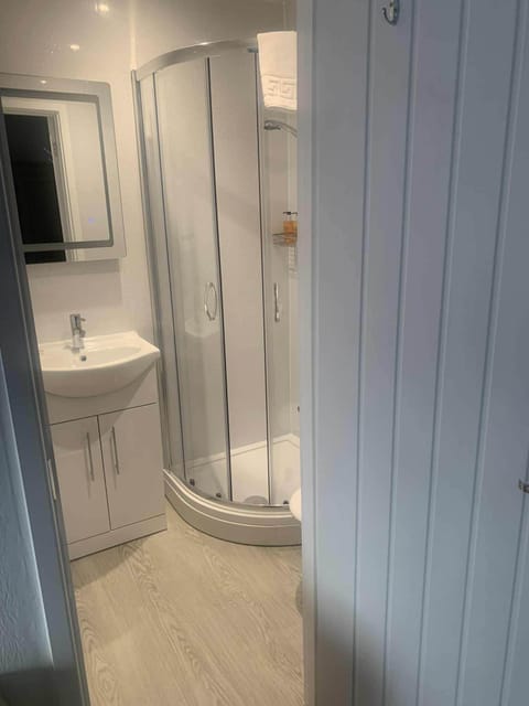 Standard Twin Room, 2 Twin Beds | Desk, iron/ironing board, free WiFi, bed sheets