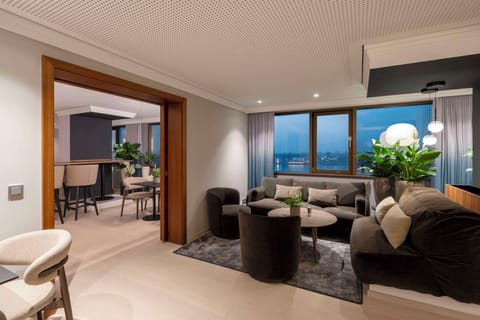 Twin Executive Room Rhine Wing River View | Living area | 37-inch flat-screen TV with satellite channels, TV, MP3 dock