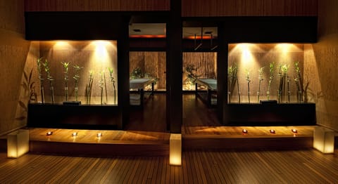 Couples treatment rooms, aromatherapy, Swedish massages, massages