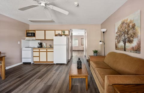 Basic Double Room | Free WiFi, bed sheets
