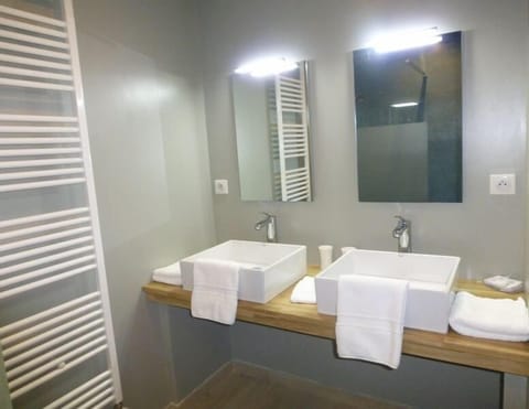 Double Room | Bathroom | Shower, bathrobes, towels