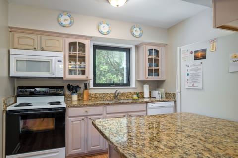 The kitchen has granite counters