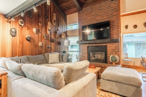 Living Room, Gas Fireplace,Sofa, Gas Fireplace