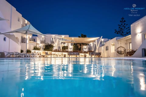 3 outdoor pools, open 8:00 AM to 8:00 PM, sun loungers
