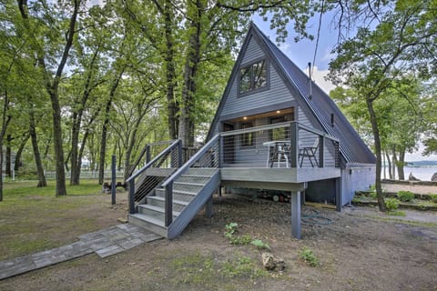 Stockholm Vacation Rental | 2BR | 1BA | 900 Sq Ft | Stairs Required