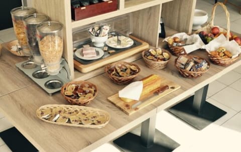 Daily buffet breakfast (EUR 12.10 per person)