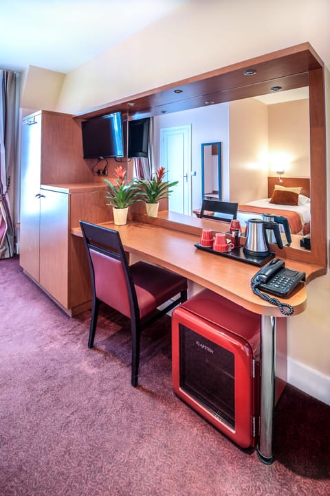 Minibar, in-room safe, desk, soundproofing