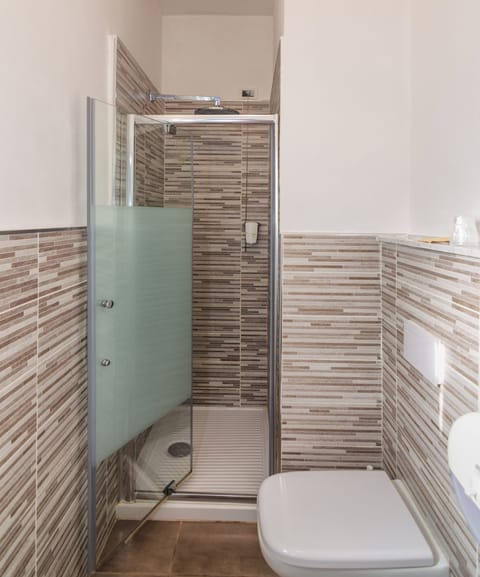 Hair dryer, bidet, towels