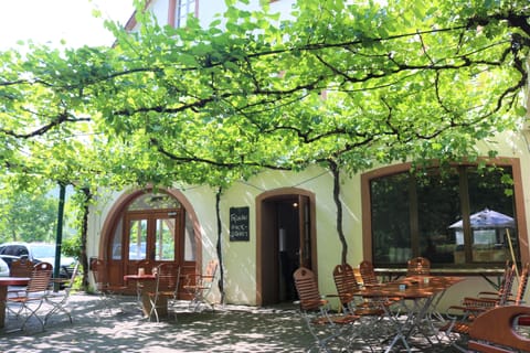 Breakfast, lunch and dinner served