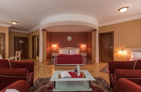 Hypo-allergenic bedding, pillowtop beds, individually furnished