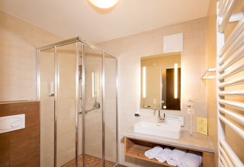 Hair dryer, bathrobes, heated floors, towels