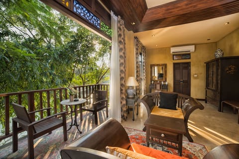Tara Villa A2 | Living area | Flat-screen TV