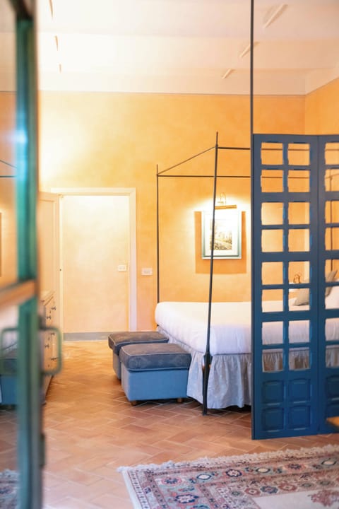 Junior Suite | Premium bedding, in-room safe, free cribs/infant beds, bed sheets