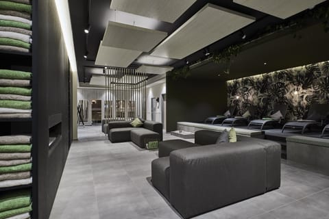 Couples treatment rooms, sauna, steam room, massages