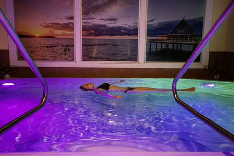 Couples treatment rooms, sauna, steam room, Turkish bath