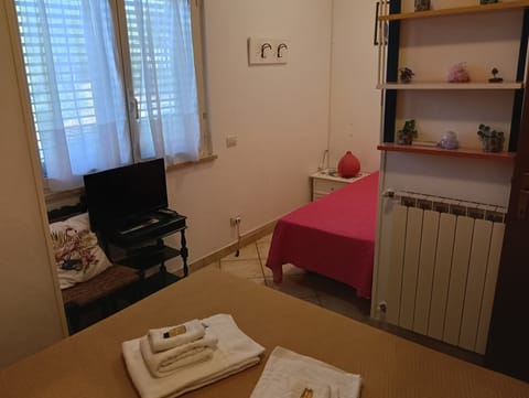 Basic Double Room | Iron/ironing board, free WiFi, bed sheets