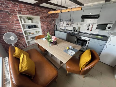 Family Apartment, 2 Bedrooms, Non Smoking, Refrigerator & Microwave | Private kitchen | Espresso maker, coffee/tea maker, fridge, electric kettle