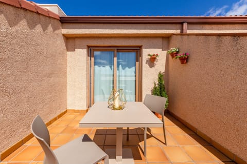 Triple Room | Terrace/patio