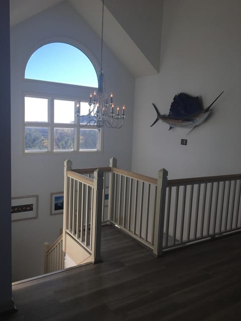 Open two story foyer