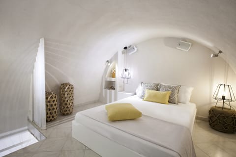 Standard Studio | Premium bedding, in-room safe, desk, blackout drapes