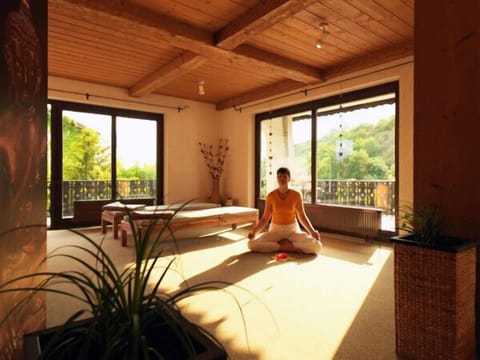 Body treatments, sports massages, body scrubs, facials, reflexology