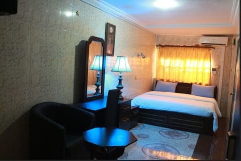 Executive Room | In-room safe, desk, free WiFi, bed sheets