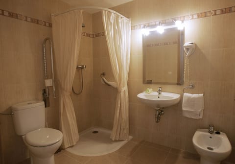 Double Room | Bathroom | Hair dryer, towels