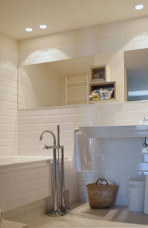 Suite | Bathroom | Towels