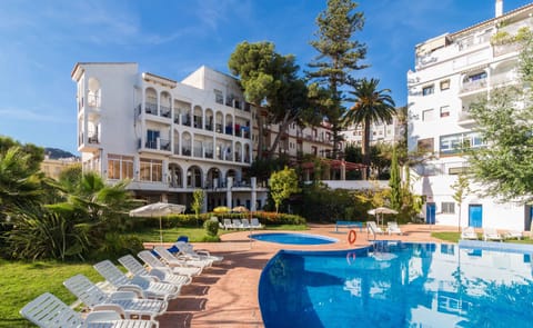 Seasonal outdoor pool, open 11:00 AM to 8:00 PM, pool umbrellas