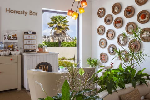 Snack bar