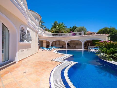 Water, Property, Plant, Blue, Azure, Tree, Sky, Architecture, Swimming Pool, Building