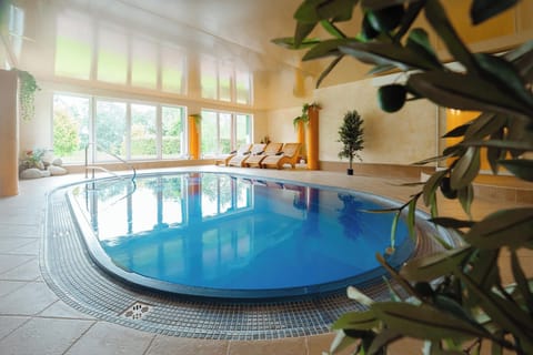 Sauna, hot tub, body treatments, mud baths, aromatherapy
