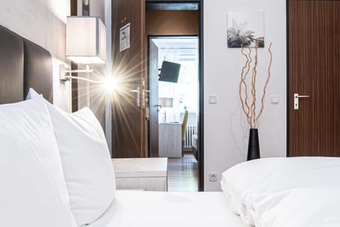 Soundproofing, free WiFi