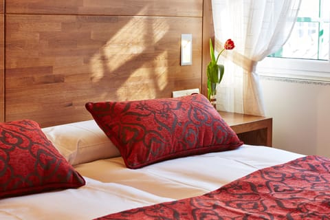 Double Room, City View | Premium bedding, minibar, desk, soundproofing